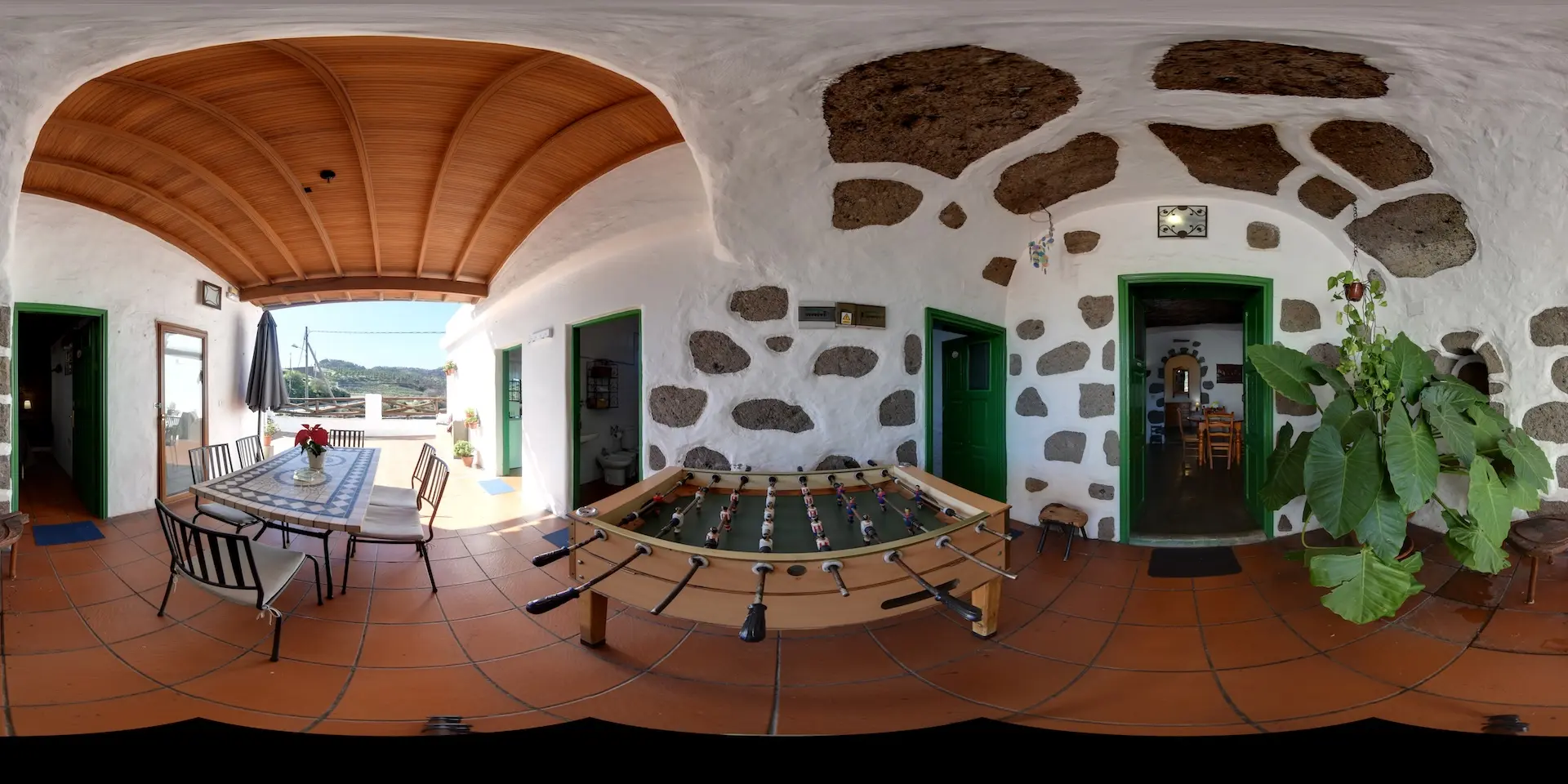 (ES) Vive un verano inolvidable en las casas cueva de Gran Canaria